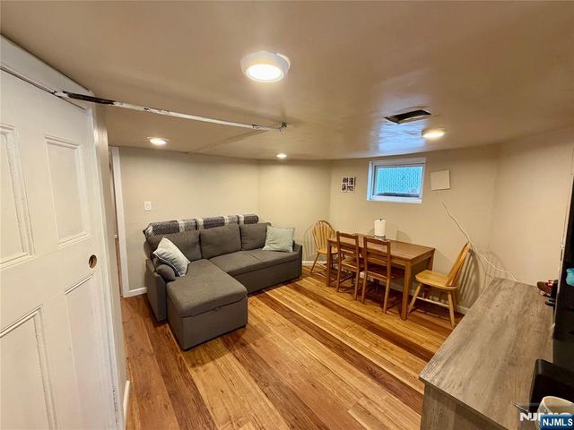 39 Pangborn Place, Hackensack, NJ 07601