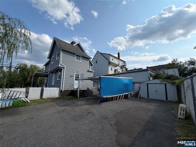 39 Pangborn Place, Hackensack, NJ 07601