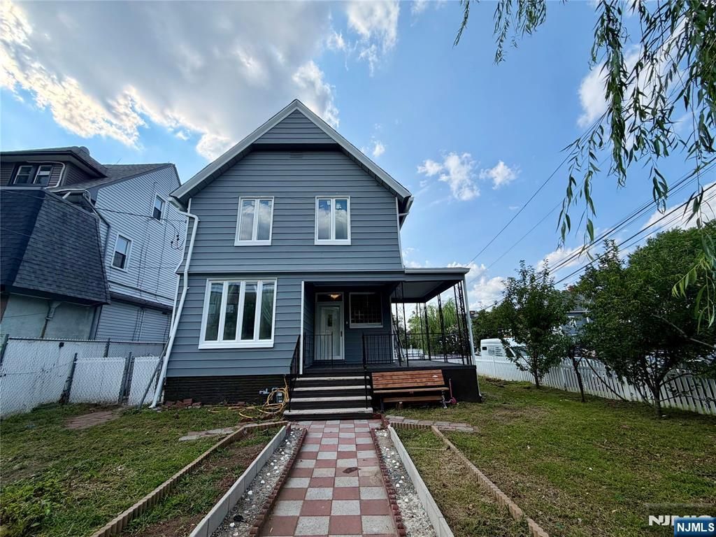 39 Pangborn Place, Hackensack, NJ 07601