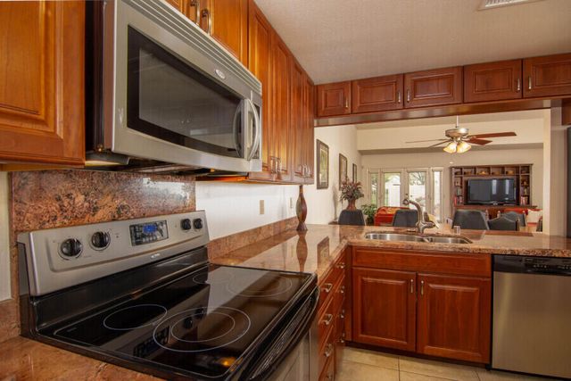 6110 Saint Andrews Plaza, Palm Springs, CA 92264