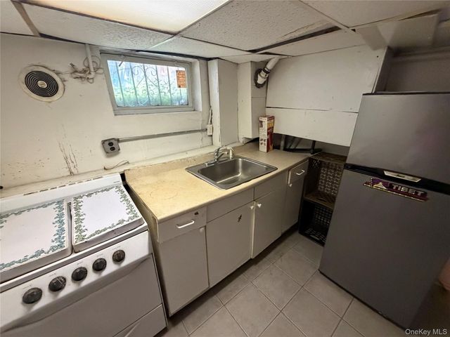 39-68 59th Street, Woodside, NY 11377