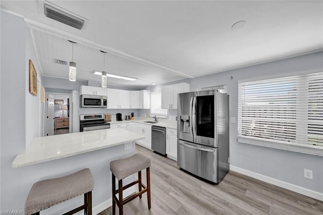 16890 Banyon DR, Fort Myers, FL 33908