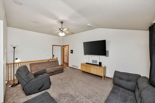 313 4th Street NW, Altoona, IA 50009