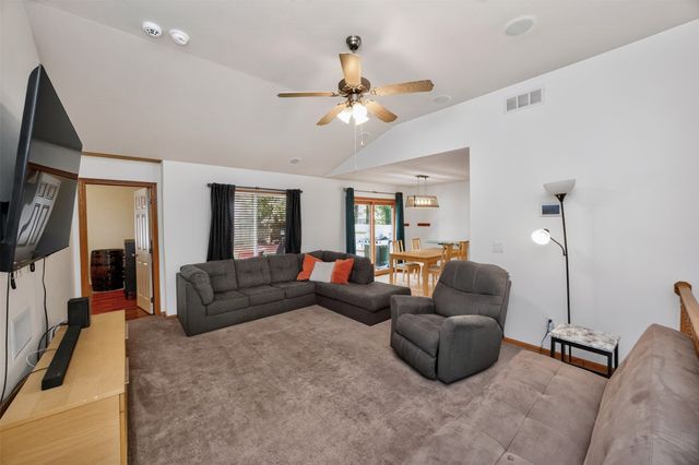 313 4th Street NW, Altoona, IA 50009