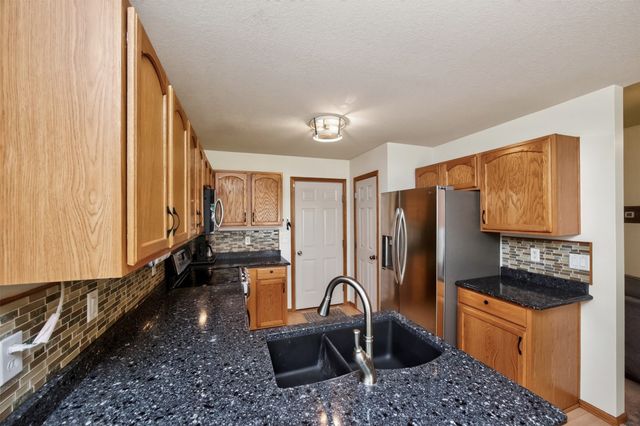 313 4th Street NW, Altoona, IA 50009