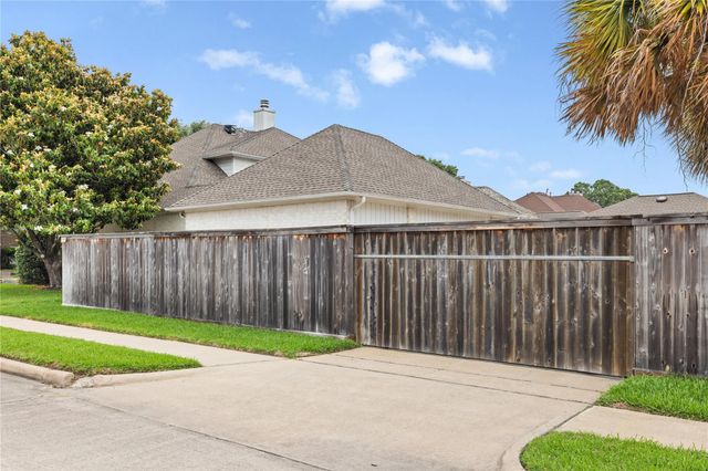 5019 Baywood Drive, Pasadena, TX 77505