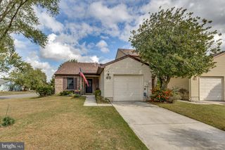 40 E OLEANDER DR, Mount Laurel, NJ 08054