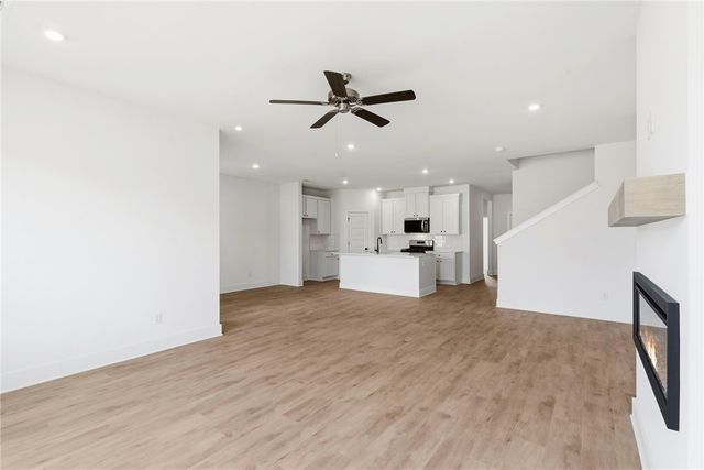 2430 Longfellow Drive, Bentonville, AR 72713