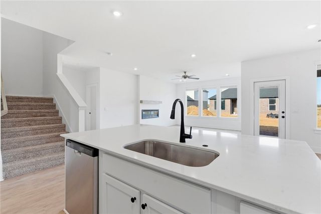 2430 Longfellow Drive, Bentonville, AR 72713