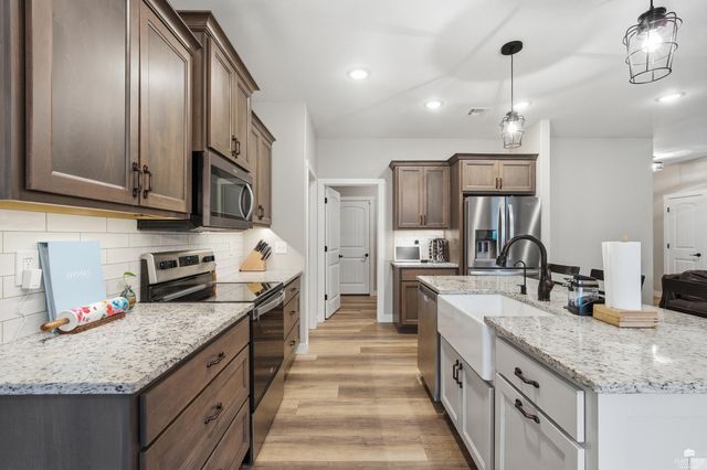 4660 Raven Creek, Manhattan, KS 66502