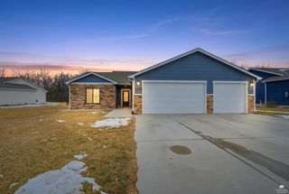 4660 Raven Creek, Manhattan, KS 66502