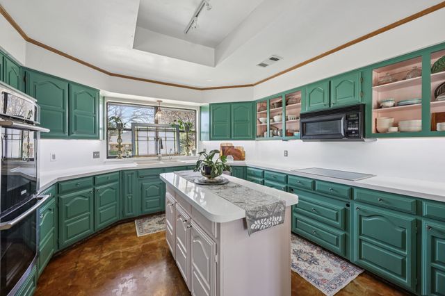 10202 Chisholm Trail, Dallas, TX 75243