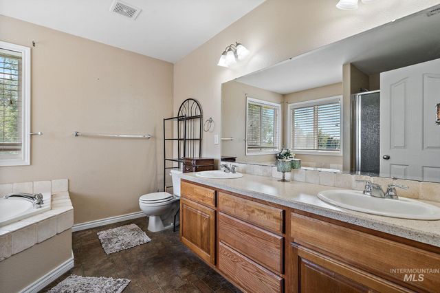 17081 N Midsummers Lane, Nampa, ID 83687