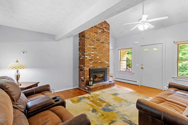 20 Wedgewood Drive, Londonderry, NH 03053
