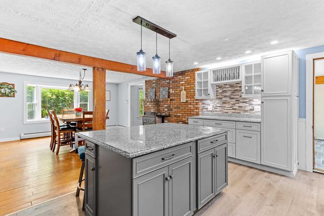 20 Wedgewood Drive, Londonderry, NH 03053