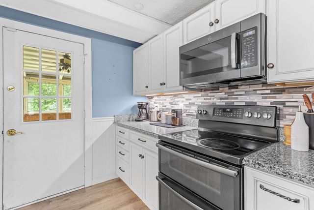 20 Wedgewood Drive, Londonderry, NH 03053