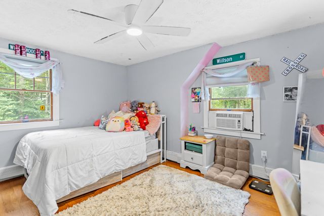 20 Wedgewood Drive, Londonderry, NH 03053