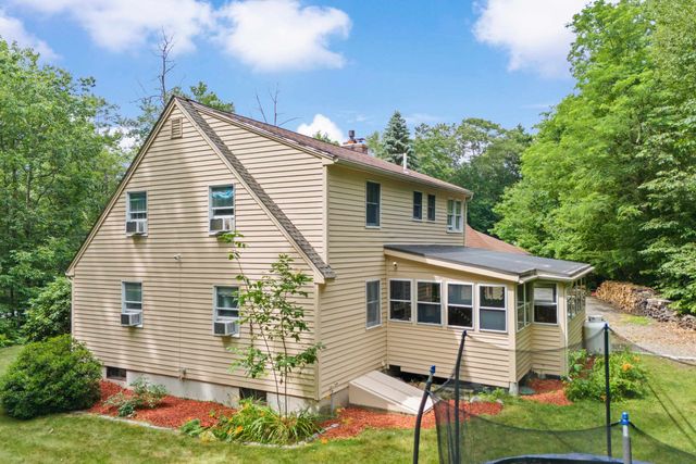 20 Wedgewood Drive, Londonderry, NH 03053