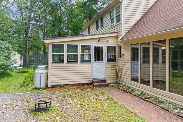 20 Wedgewood Drive, Londonderry, NH 03053