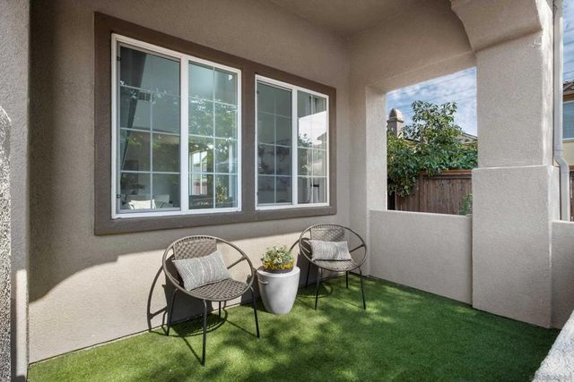 2661 Shadowbrook Way, San Marcos, CA 92078