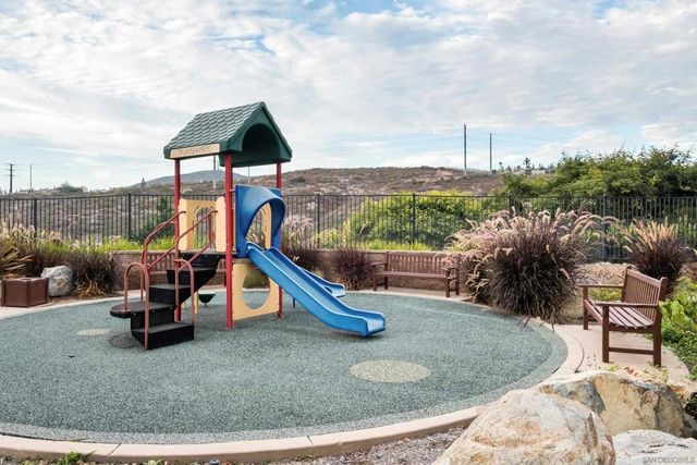 2661 Shadowbrook Way, San Marcos, CA 92078