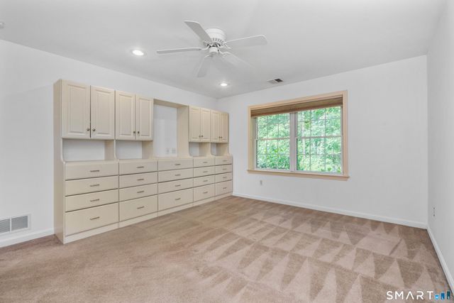 26 Shipston Drive 26, West Hartford, CT 06117