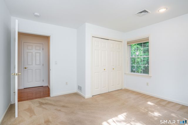 26 Shipston Drive 26, West Hartford, CT 06117