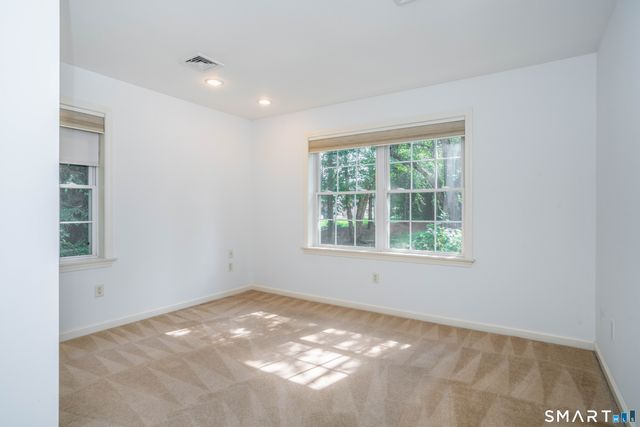 26 Shipston Drive 26, West Hartford, CT 06117