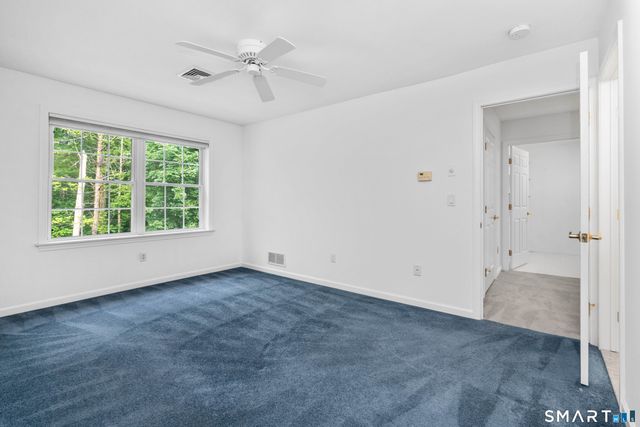 26 Shipston Drive 26, West Hartford, CT 06117