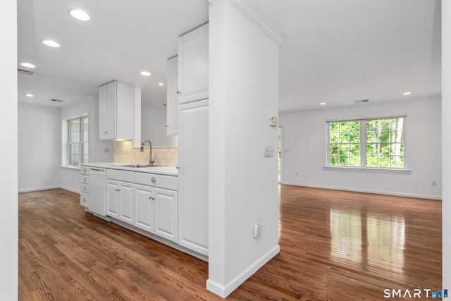 26 Shipston Drive 26, West Hartford, CT 06117