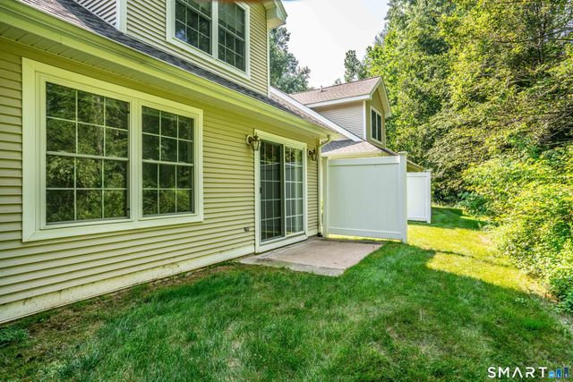 26 Shipston Drive 26, West Hartford, CT 06117