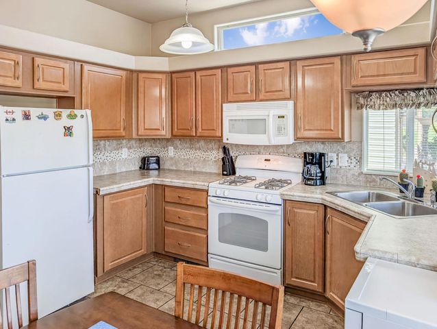 70200 Dillon Road 134, Desert Hot Springs, CA 92241