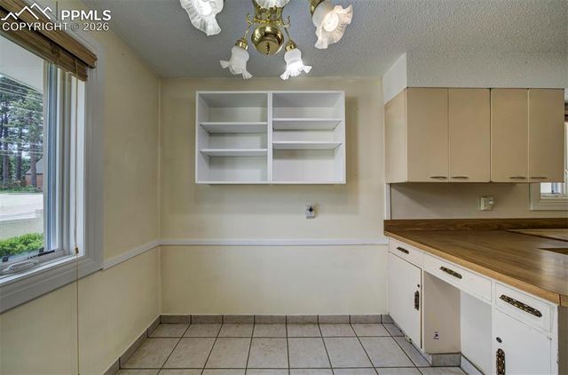 130 Cresta Road, Colorado Springs, CO 80906