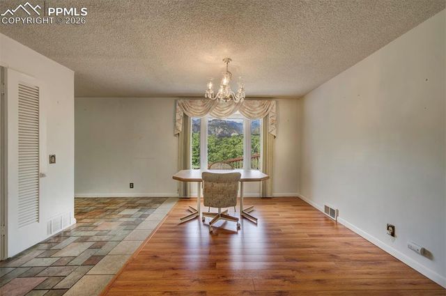 130 Cresta Road, Colorado Springs, CO 80906