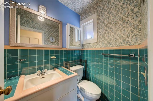 130 Cresta Road, Colorado Springs, CO 80906