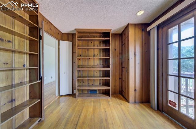 130 Cresta Road, Colorado Springs, CO 80906