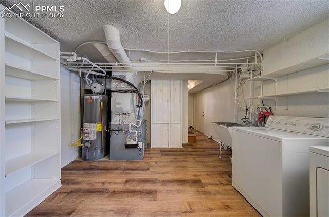 130 Cresta Road, Colorado Springs, CO 80906