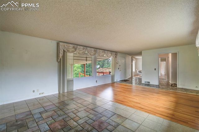 130 Cresta Road, Colorado Springs, CO 80906