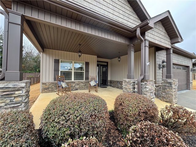 305 Linden Hall Lane, Easley, SC 29640