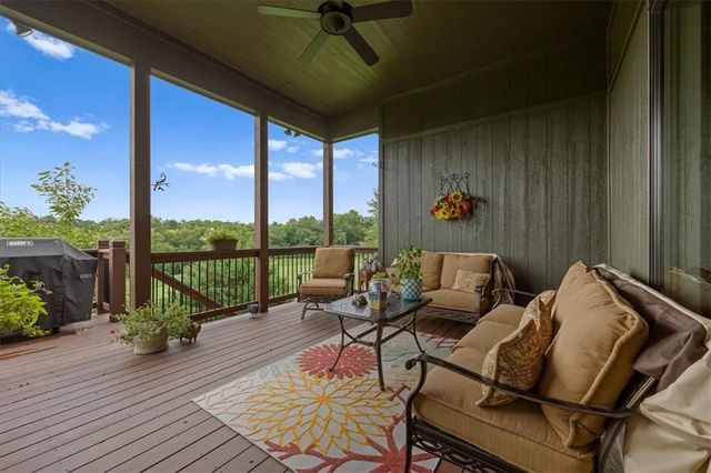 9949 Warwick Street, Lenexa, KS 66220