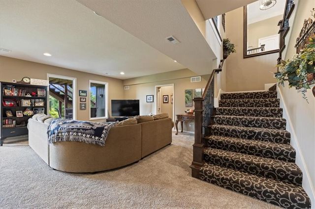 9949 Warwick Street, Lenexa, KS 66220