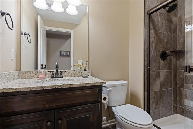 9949 Warwick Street, Lenexa, KS 66220