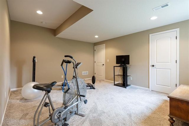 9949 Warwick Street, Lenexa, KS 66220
