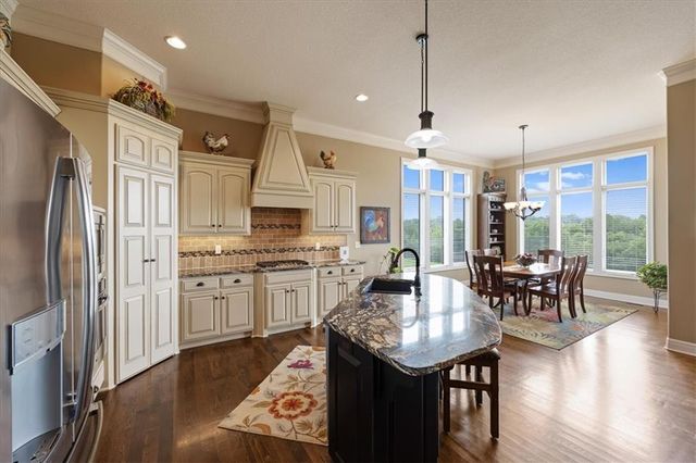 9949 Warwick Street, Lenexa, KS 66220