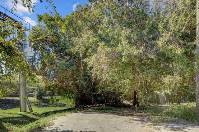 319 Embry Street, Houston, TX 77009