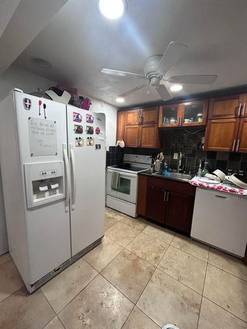 7300 NW 17th Street 402, Plantation, FL 33313