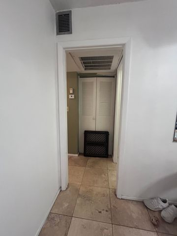 7300 NW 17th Street 402, Plantation, FL 33313