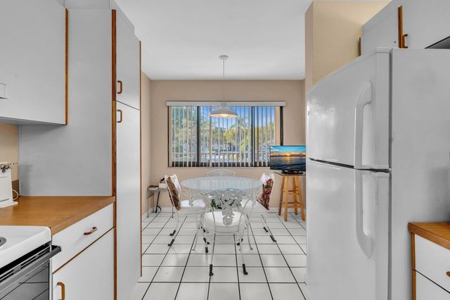 10643 W Clairmont Circle 202, Tamarac, FL 33321