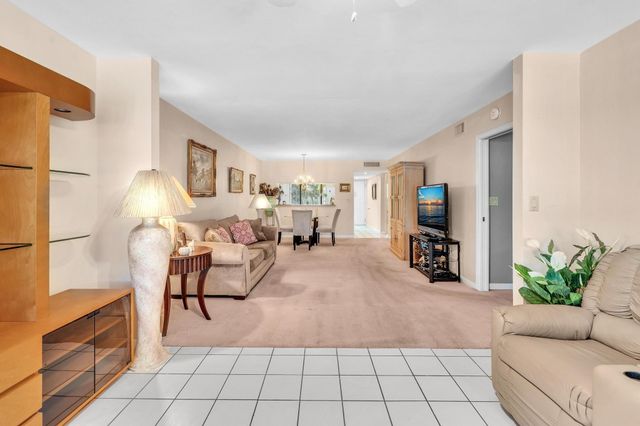 10643 W Clairmont Circle 202, Tamarac, FL 33321