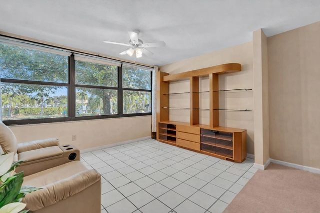 10643 W Clairmont Circle 202, Tamarac, FL 33321